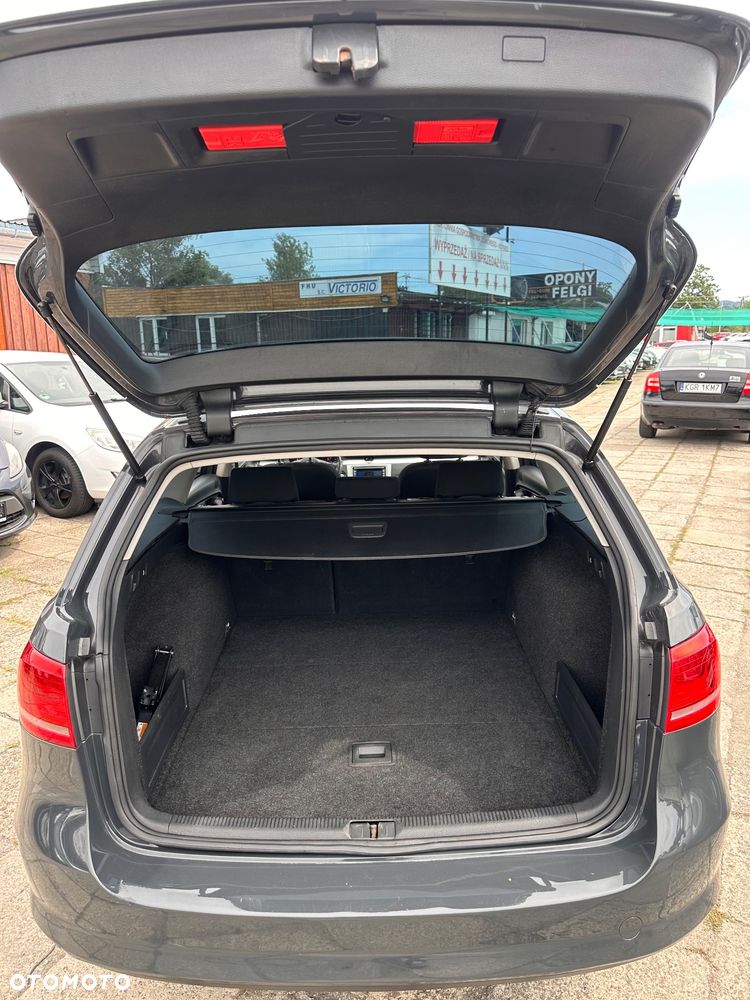 Volkswagen Passat 2.0 TDI Comfortline R-Style - 15