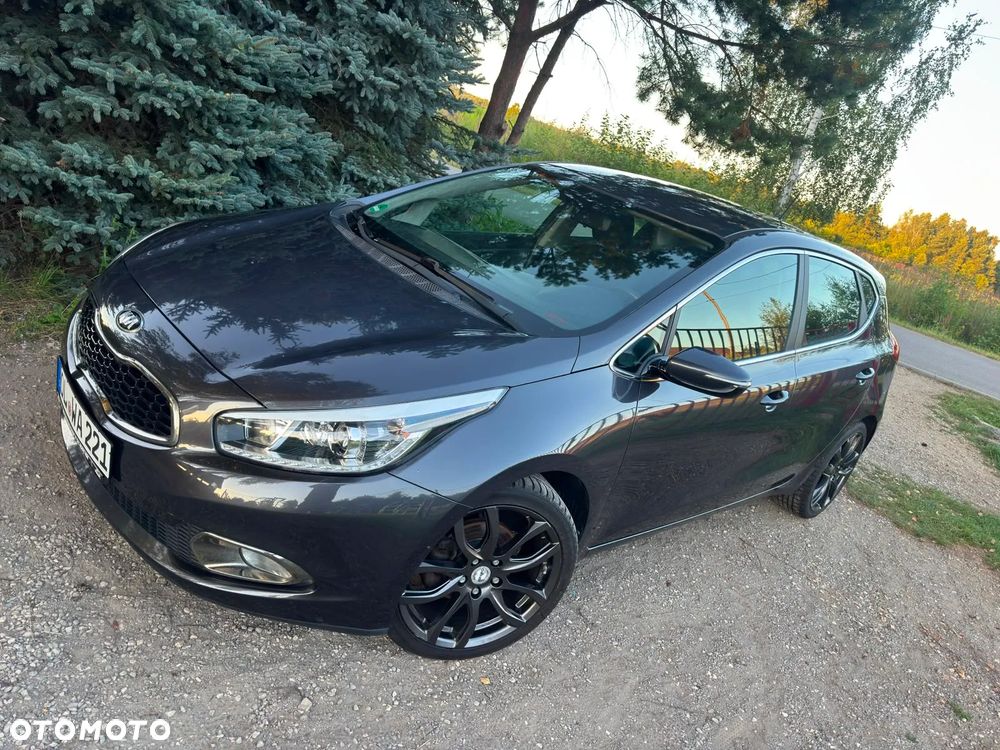 Kia Ceed 1.4 CVVT Fifa World Cup Edition - 25