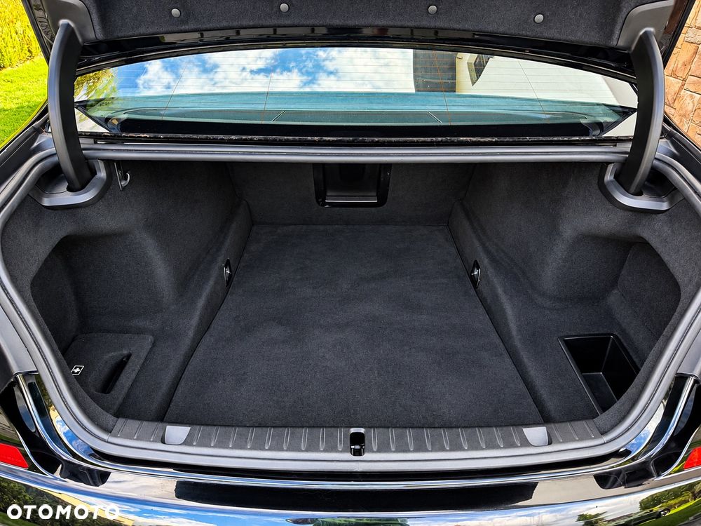 BMW Seria 7 750d xDrive - 39