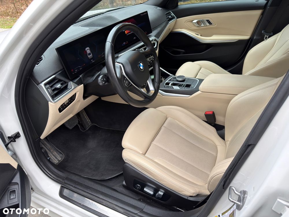 BMW Seria 3 330i xDrive Sport Line - 10