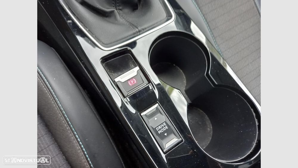 Peugeot 2008 1.2 PureTech Allure - 24