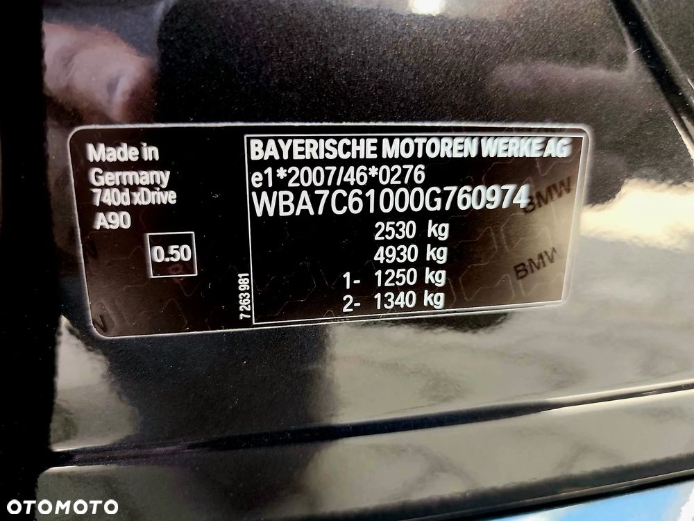 BMW Seria 7 740d xDrive - 32