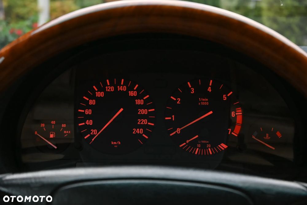 BMW Seria 7 735i L - 18