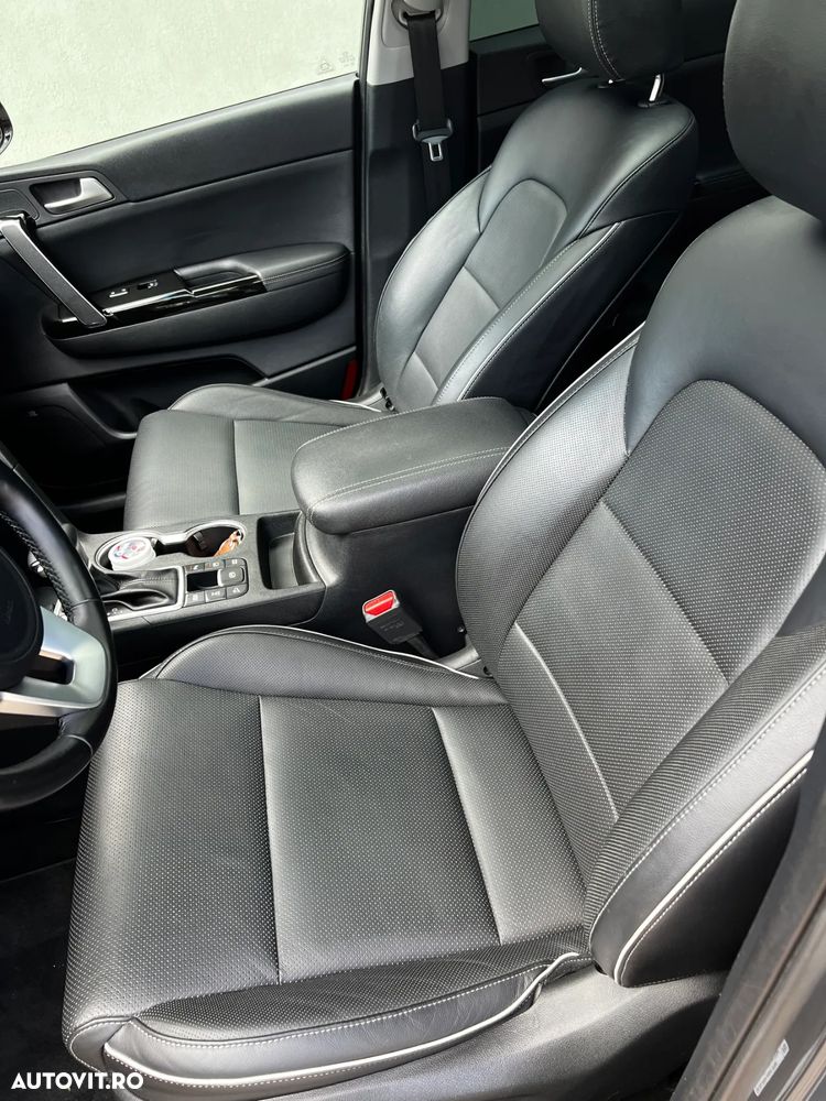 Kia Sportage 2.0 CRDI AWD Eco-Dynamics+ (48V M-H) Aut. PLATINUM - 9
