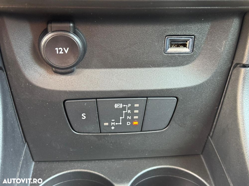 Citroën C3 1.2 PureTech S&S EAT6 Shine - 17