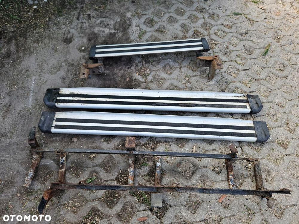 TOYOTA RAV4 00-05 PROGI PODSTOPNICE ORUROWANIE - 1