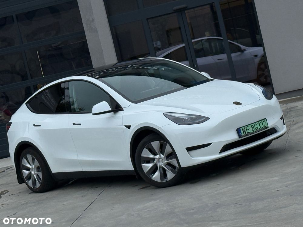 Tesla Model Y RWD - 2
