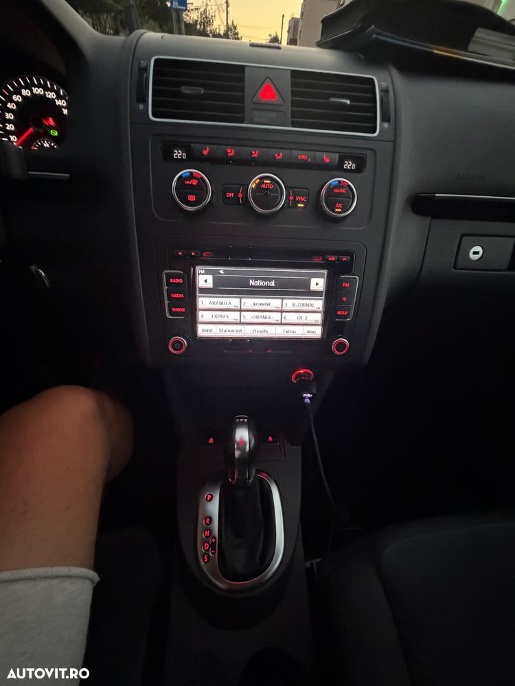 Volkswagen Touran - 23