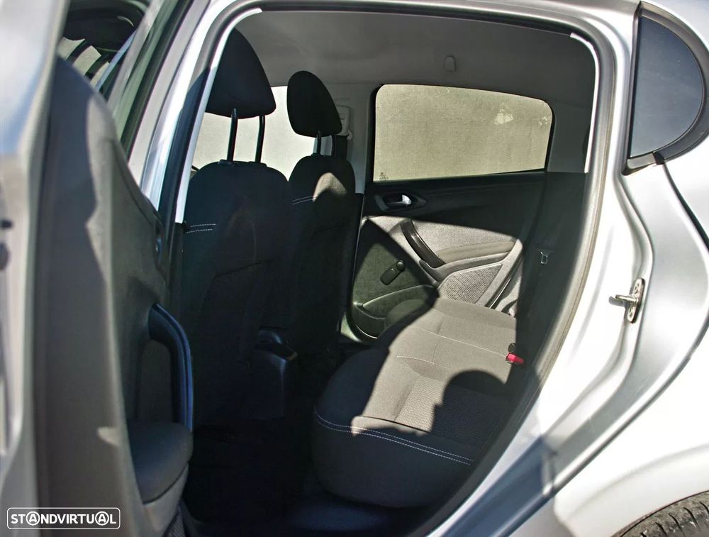 Peugeot 208 1.2 PureTech Style - 19