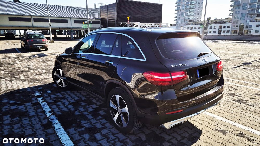 Mercedes-Benz GLC 300 4Matic 9G-TRONIC - 2
