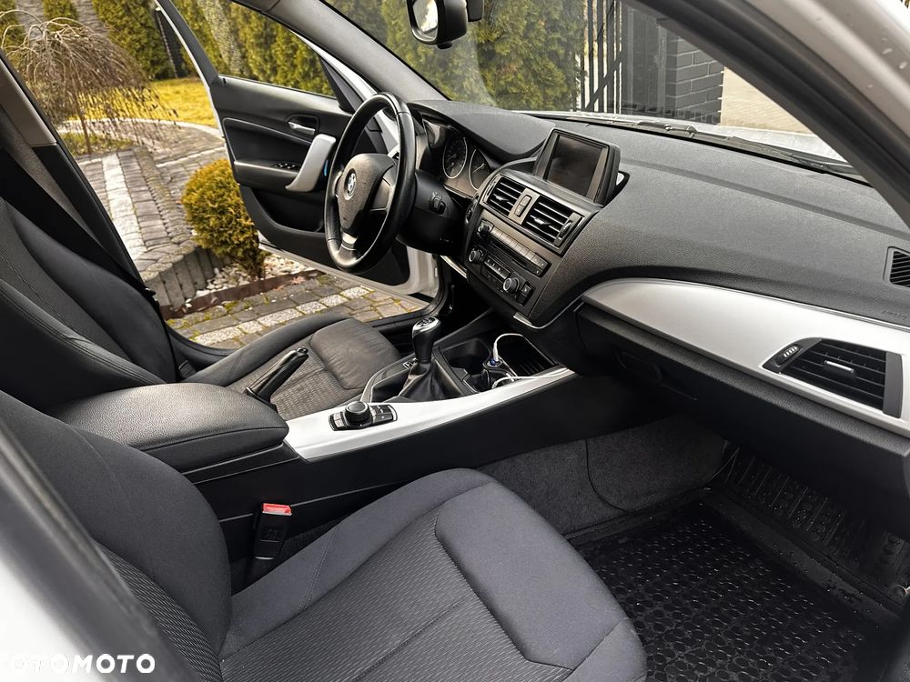 BMW Seria 1 114i - 11