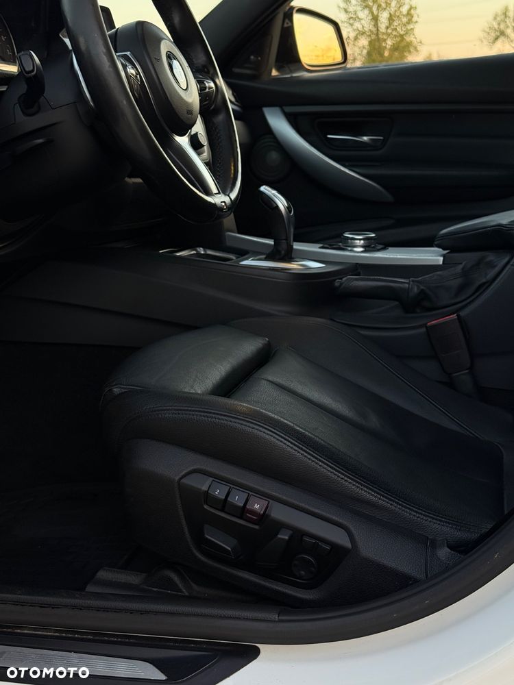 BMW Seria 3 328i Sport Line - 14