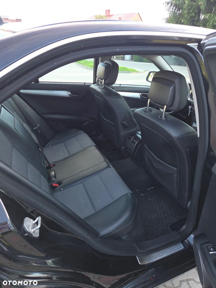 Mercedes-Benz Klasa C 220 CDI DPF Automatik Avantgarde - 12