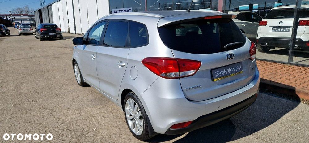 Kia Carens - 5