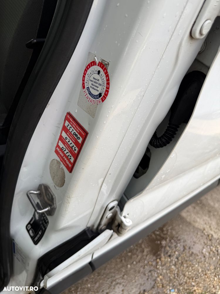 Ford Transit Tranzit Dokka Camioneta 7 locuri bena carosata 2017 impecabila fără probleme fără rugina Istoric Service complet Carvertical scos anvelope noi Navi AC - 24