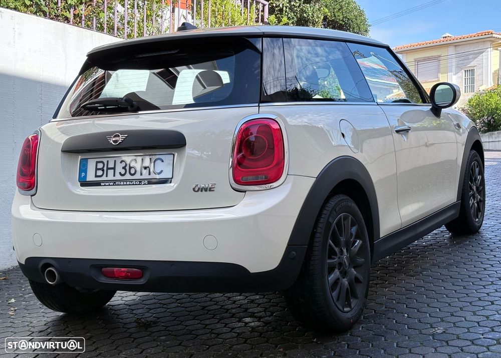 MINI 3 Portas One - 21