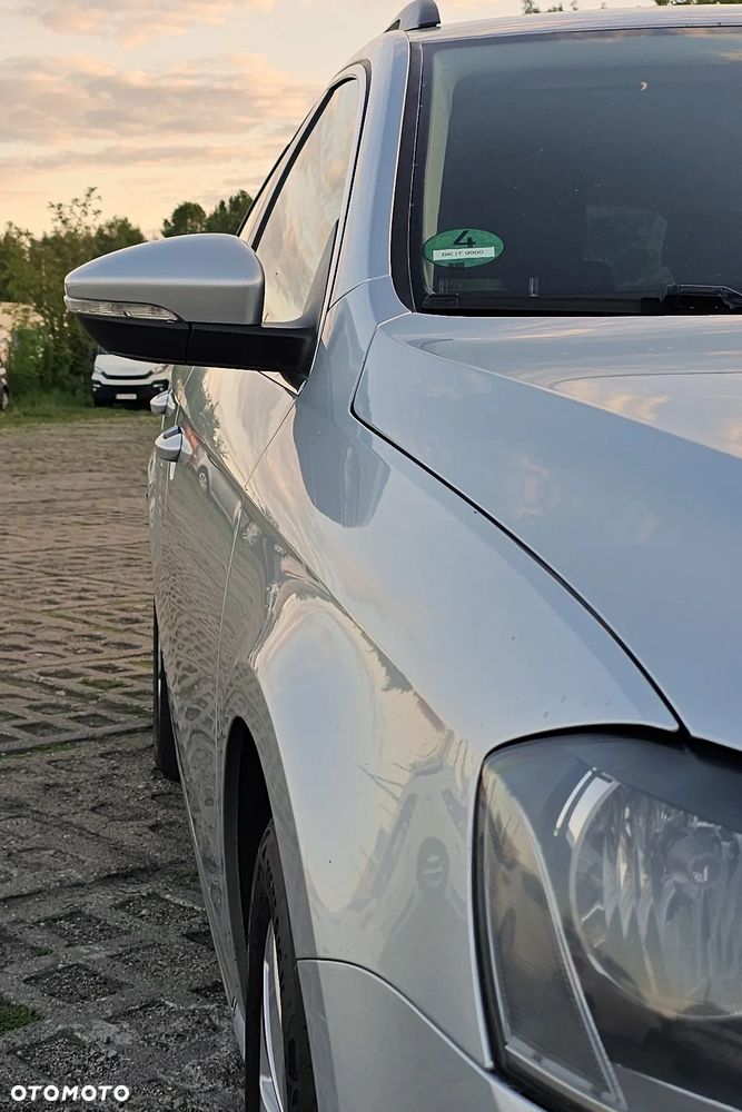 Volkswagen Passat - 10