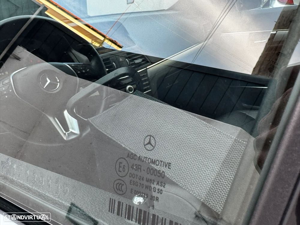Mercedes-Benz E 220 CDI DPF BlueEFFICIENCY 7G-TRONIC Avantgarde - 21