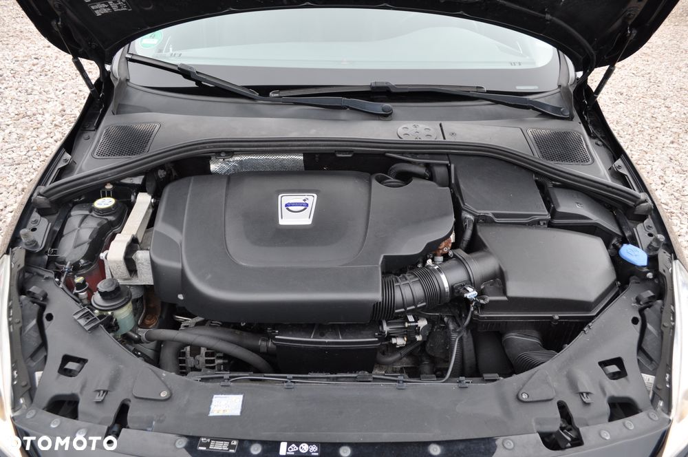 Volvo V60 D4 Geartronic Momentum - 32