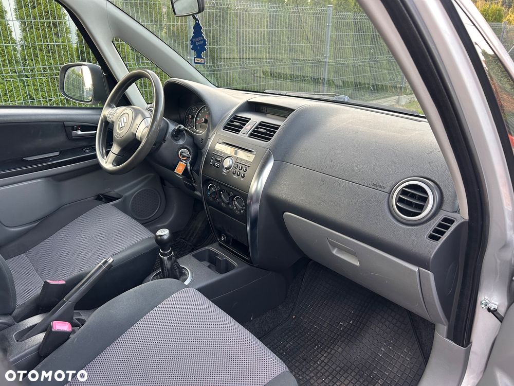 Suzuki SX4 1.6 VVT 4x4 Comfort - 9