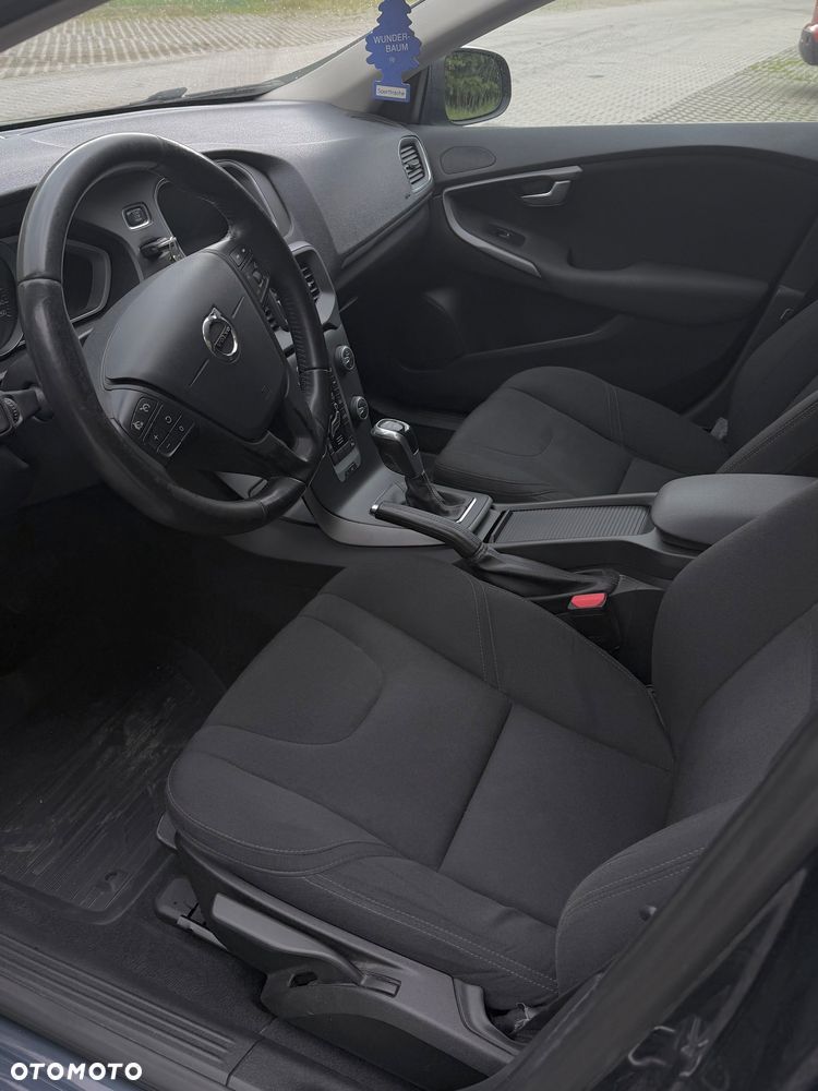Volvo V40 D2 Inscription - 9