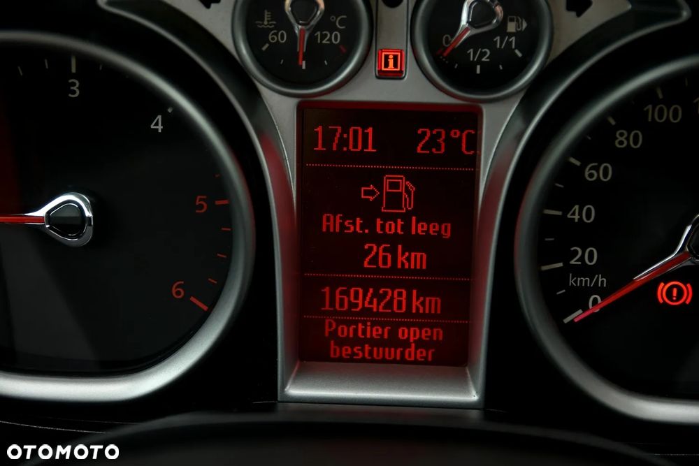 Ford Kuga 2.0 TDCi 4x4 Titanium - 26