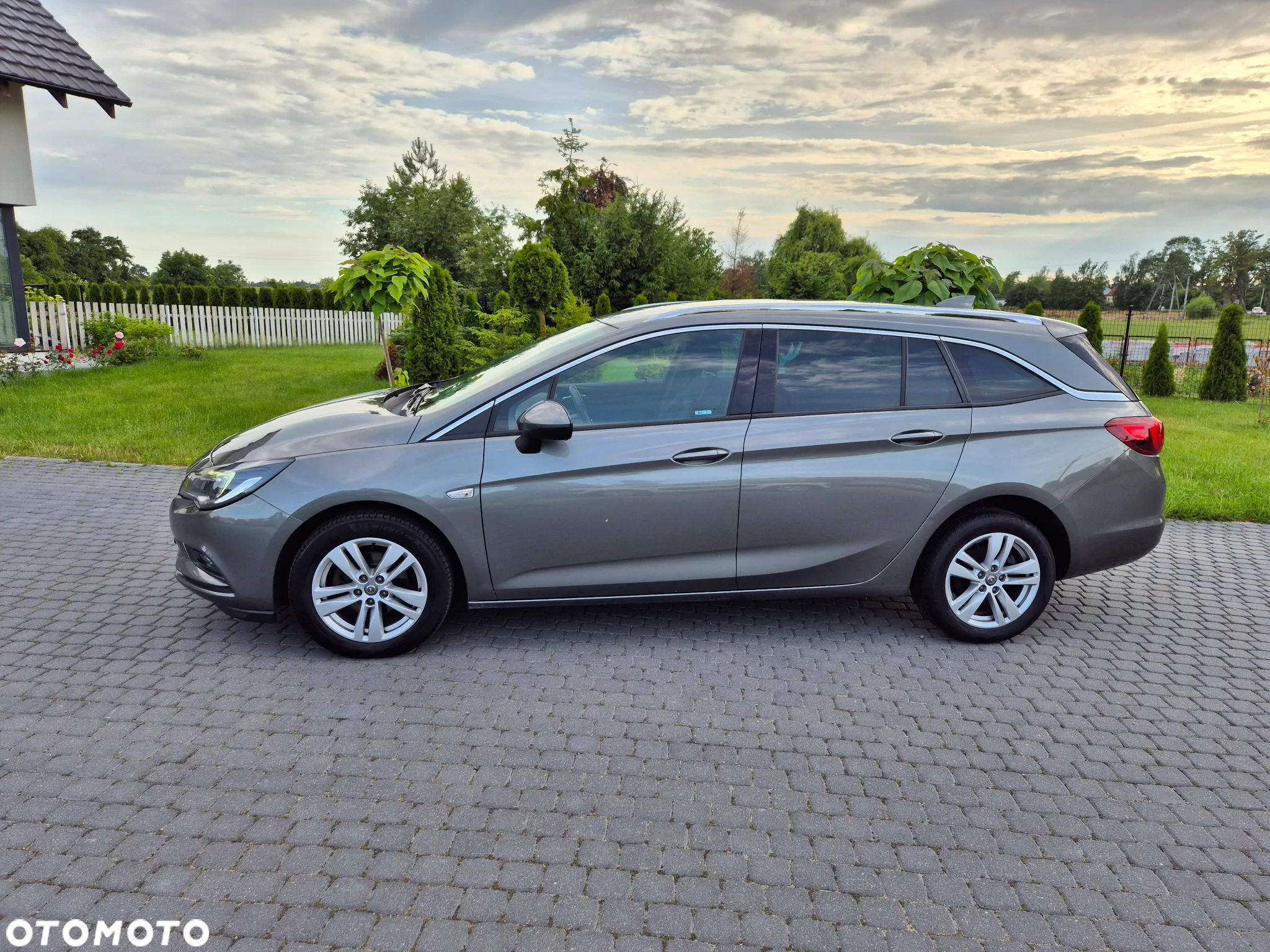 Opel Astra 1.6 D (CDTI) Start/Stop Sports Tourer Dynamic - 25