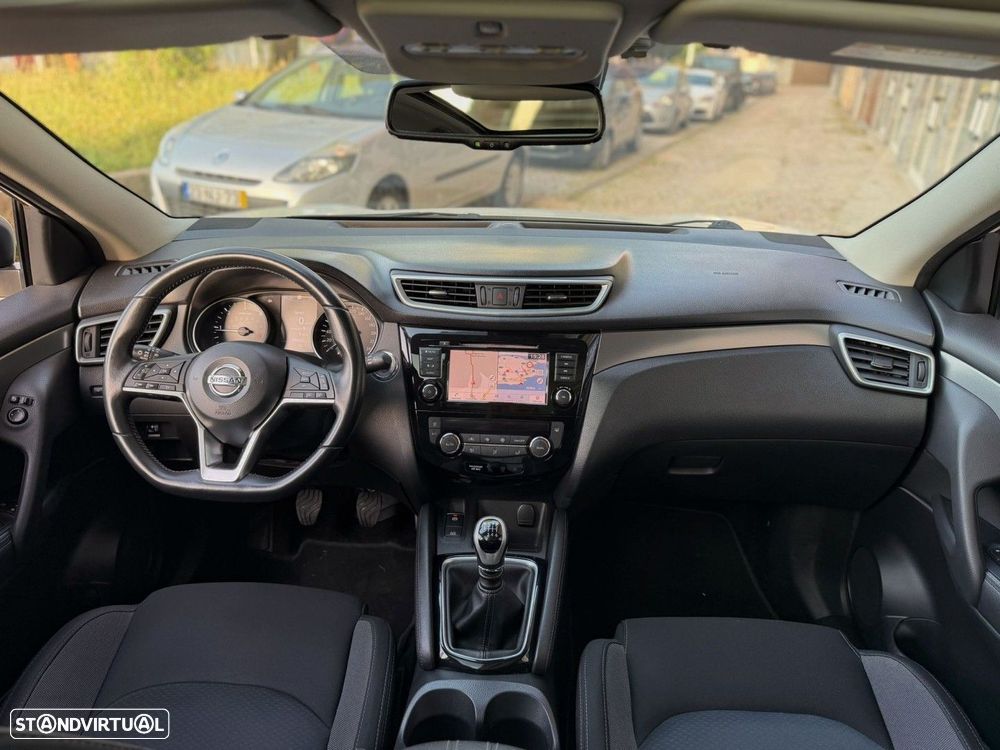 Nissan Qashqai 1.5 dCi N-Connecta J18 - 24