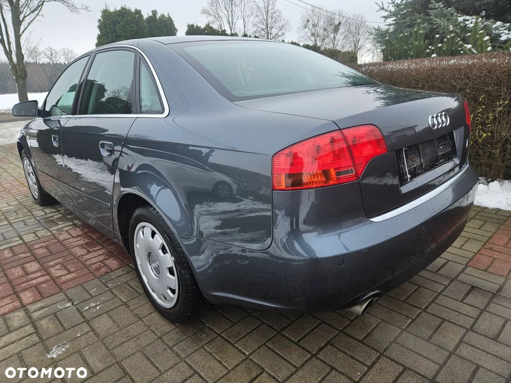 Audi A4 Limousine - 3