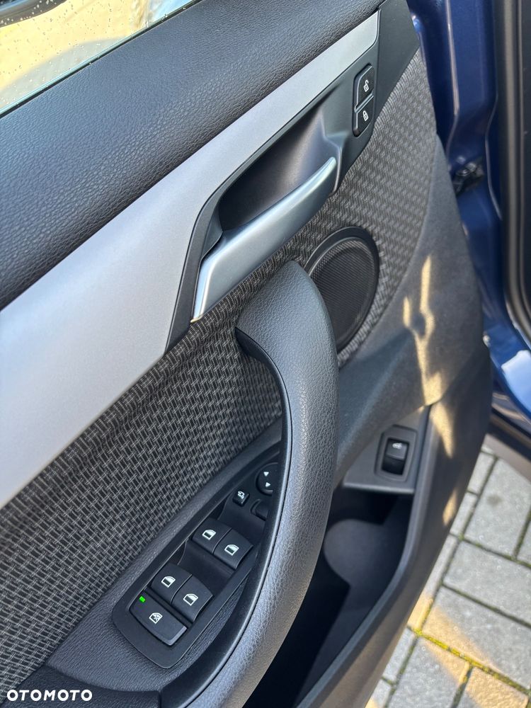 BMW X1 sDrive16d - 11