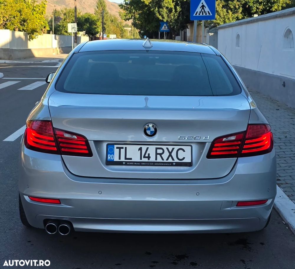 BMW Seria 5 520d xDrive AT - 2