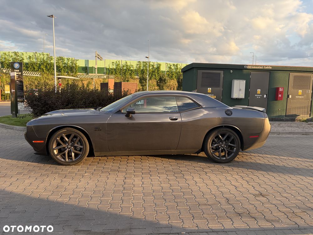 Dodge Challenger - 6