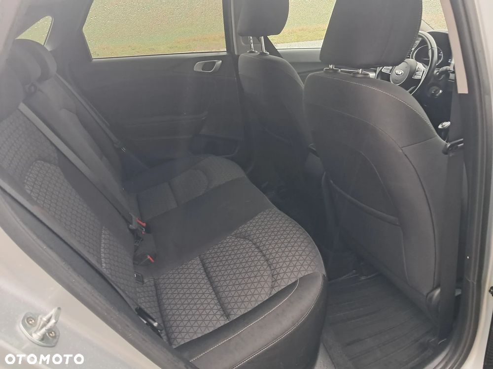 Kia Ceed - 10