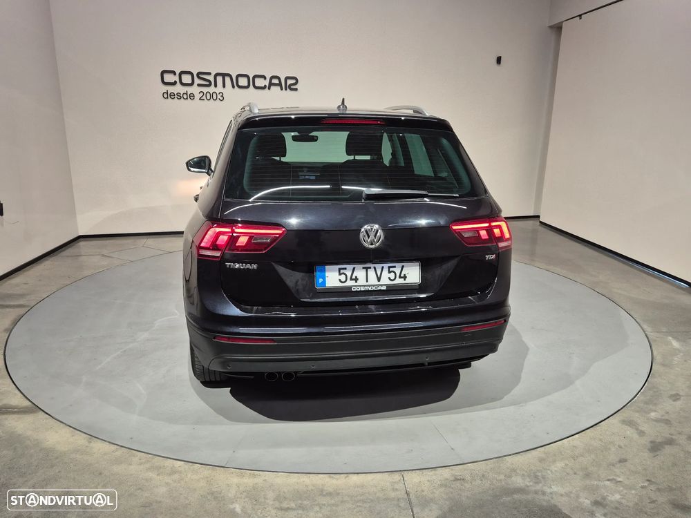 VW Tiguan 1.6 TDI Confortline - 11