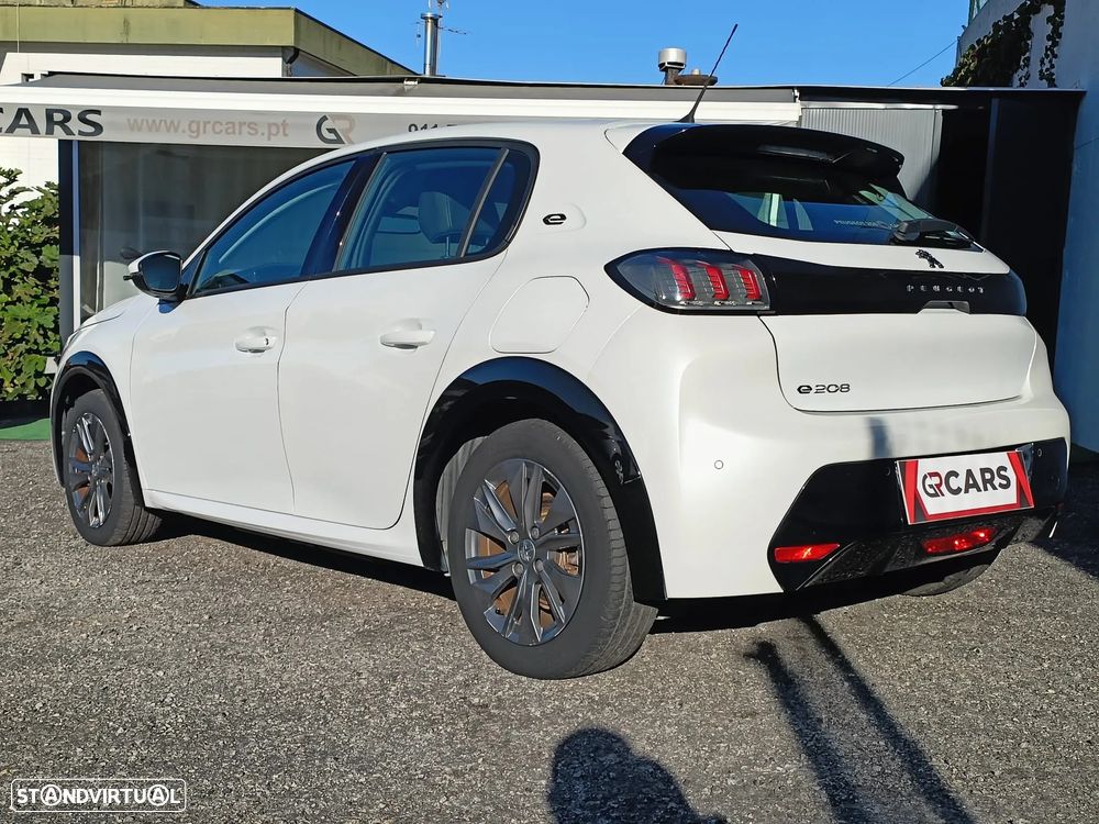 Peugeot e-208 Allure+ - 4