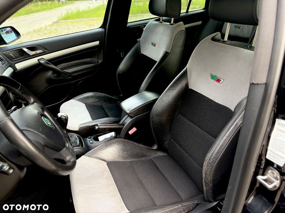 Skoda Octavia 2.0 TDI CR DPF RS - 5