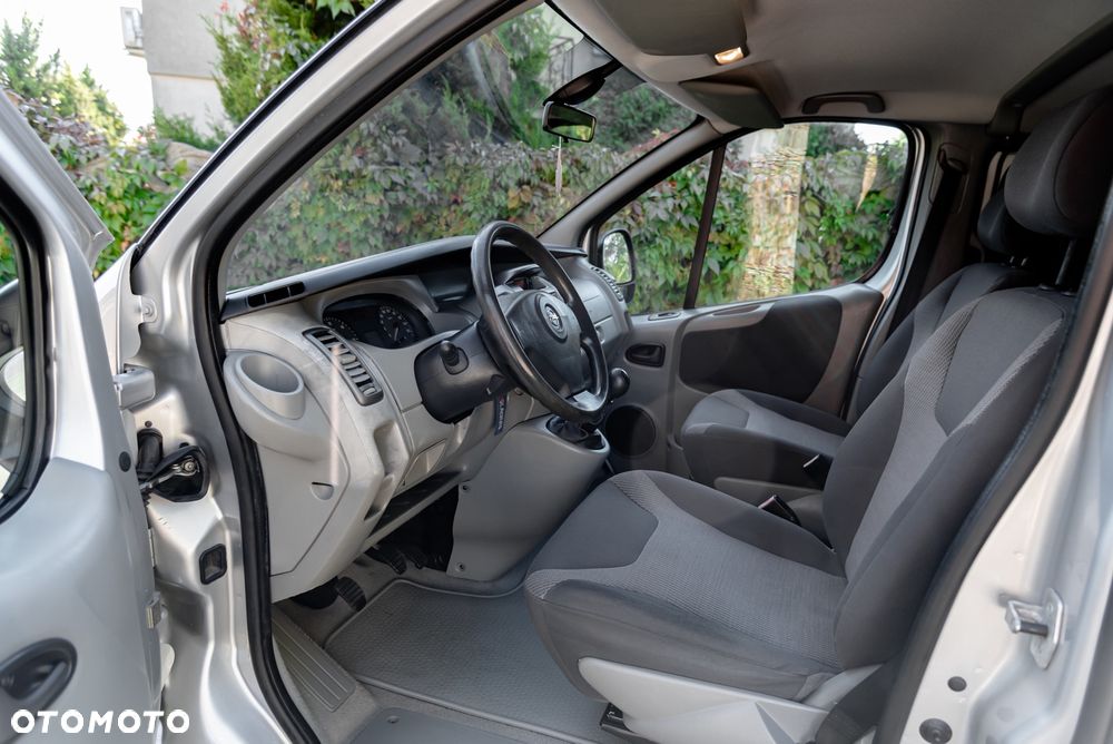 Opel Vivaro - 18