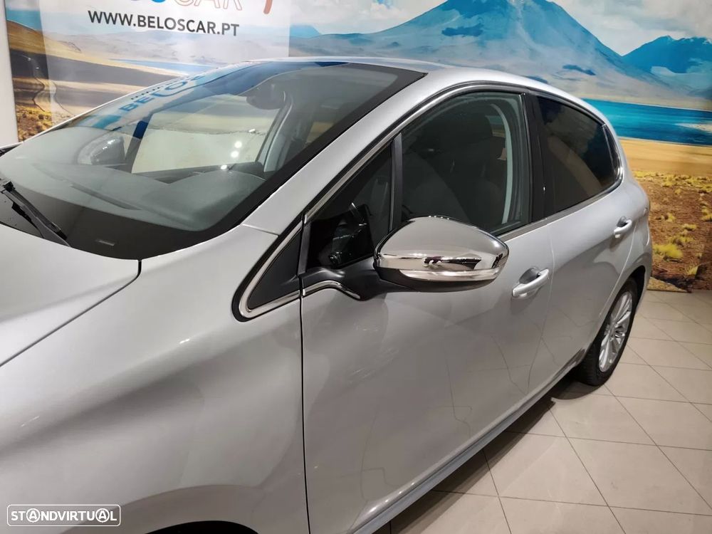 Peugeot 208 1.2 PureTech Allure - 4