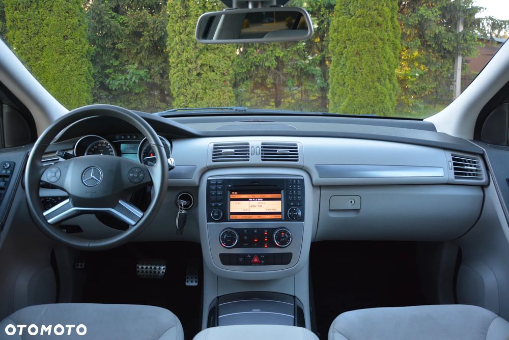 Mercedes-Benz Klasa R 300 CDI 7G-TRONIC DPF BlueEFFICIENCY - 40