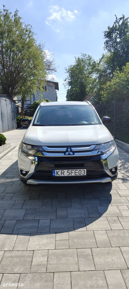 Mitsubishi Outlander 2.0 Invite + 2WD - 11