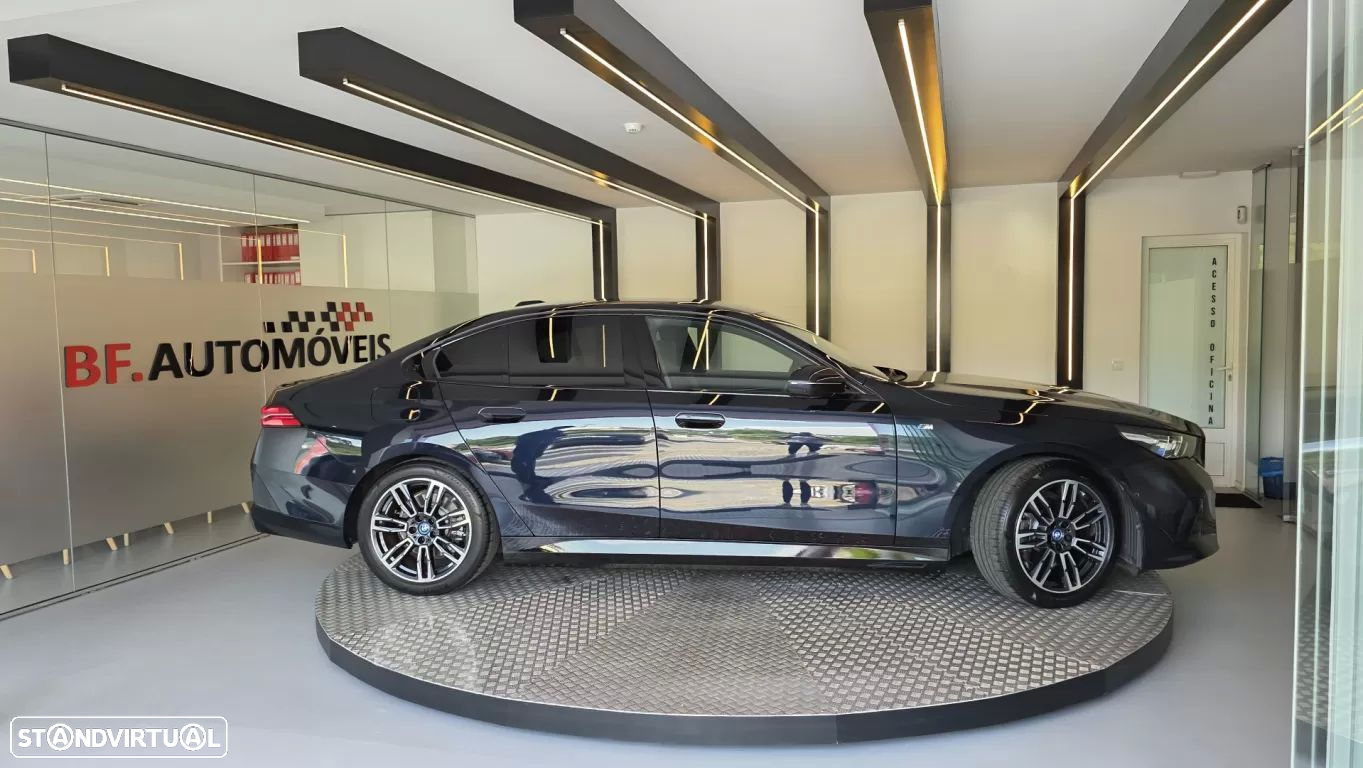 BMW 530 e Pack Desportivo M Pro - 7
