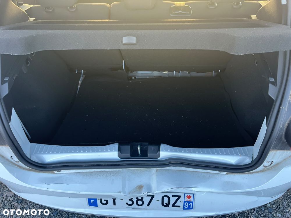 Dacia Sandero - 8