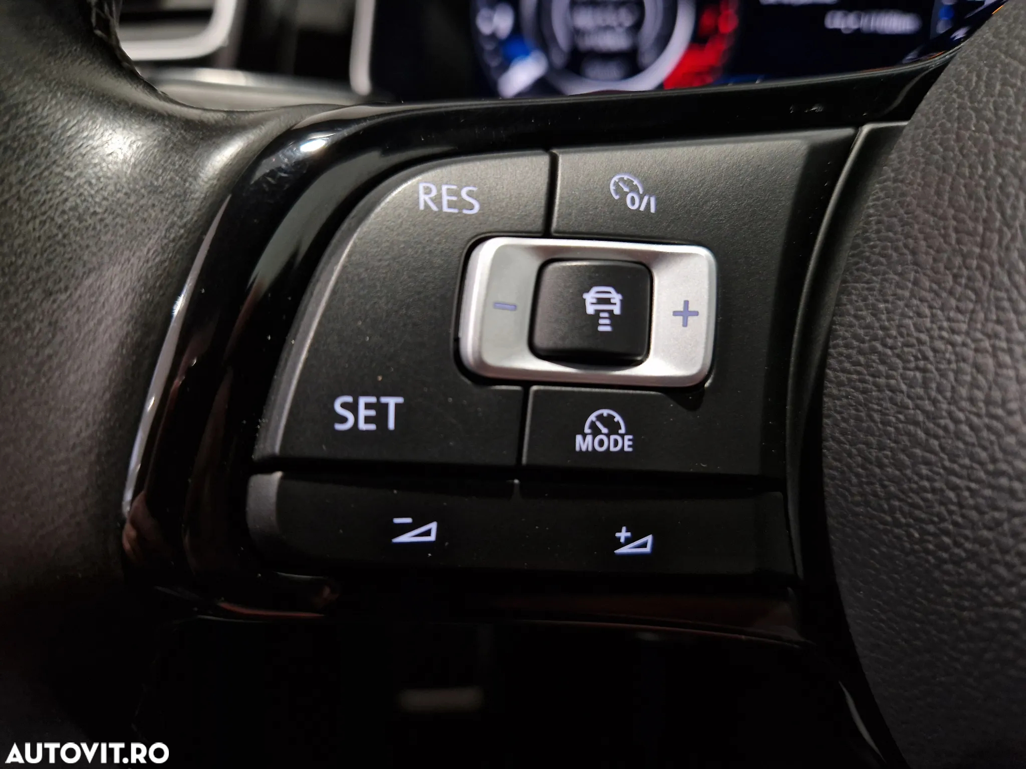 Volkswagen Golf 2.0 TSI DSG R - 18