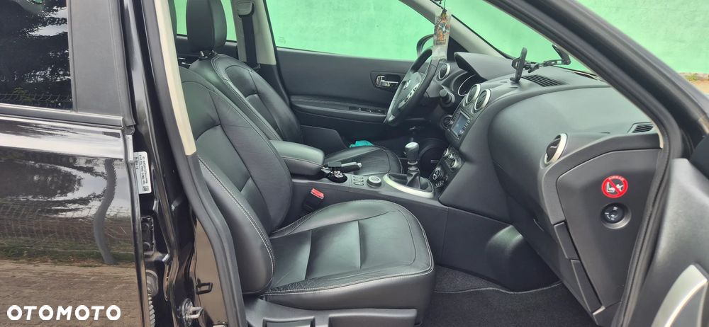 Nissan Qashqai 2.0 dCi 4 x 4 DPF tekna - 23