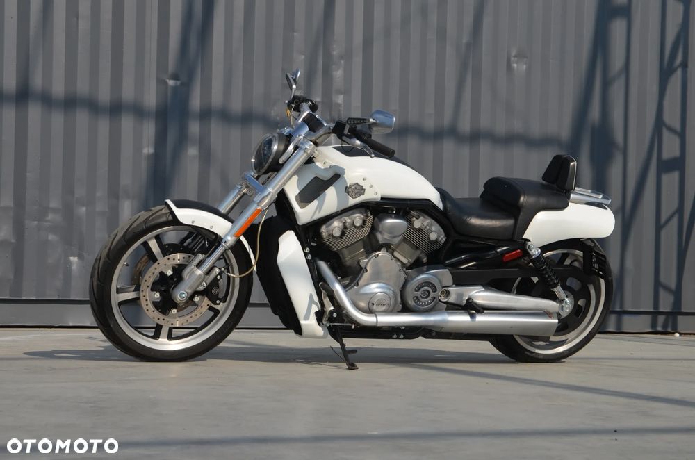 Harley-Davidson V-Rod Muscle - 17