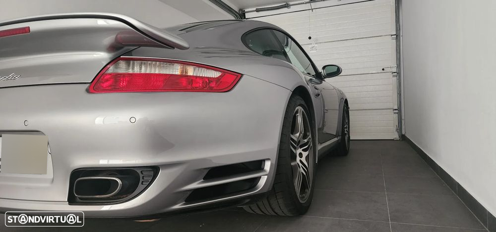 Porsche 911 (997) Turbo - 4