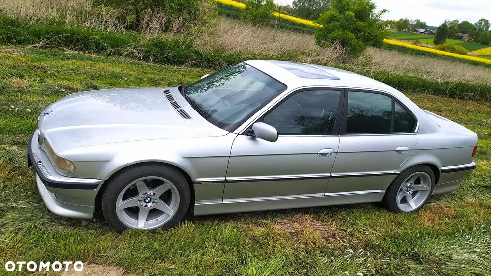 BMW Seria 7 735i L - 2