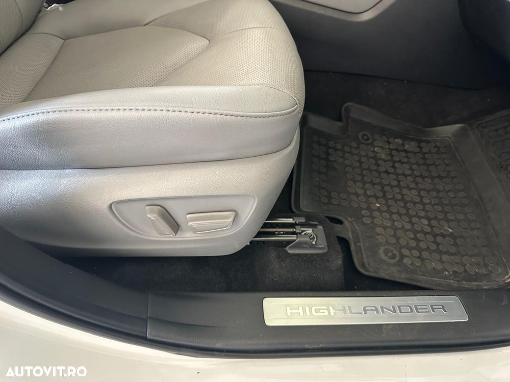 Toyota Highlander 2.5 L Dynamic Force 248CP Luxury Pearly - 38