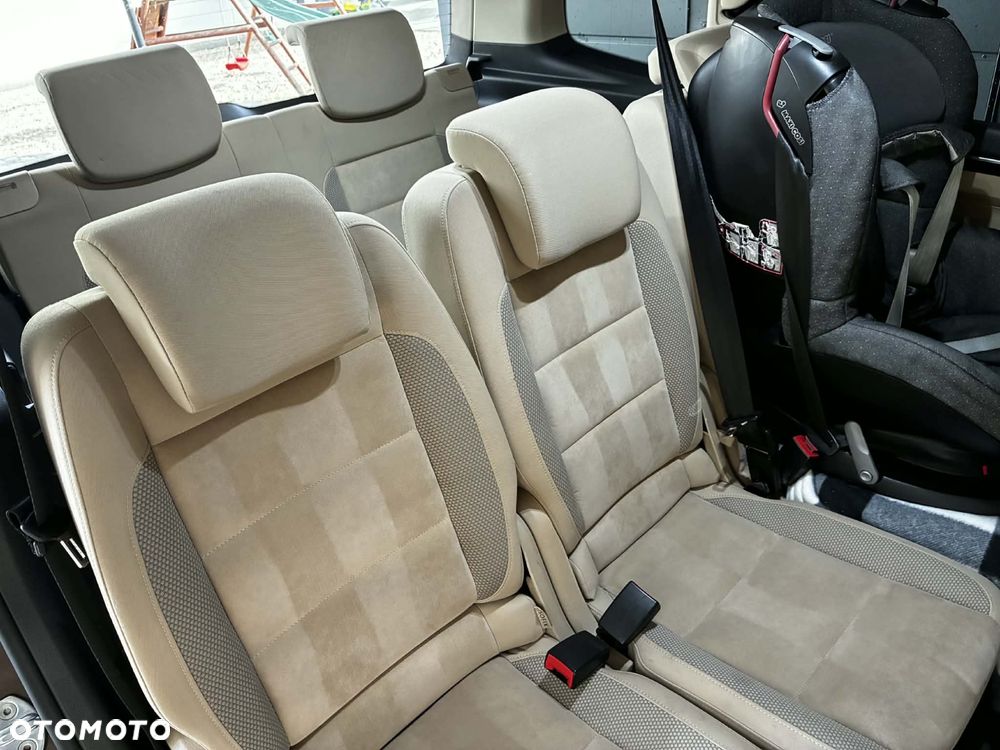 Volkswagen Touran - 7