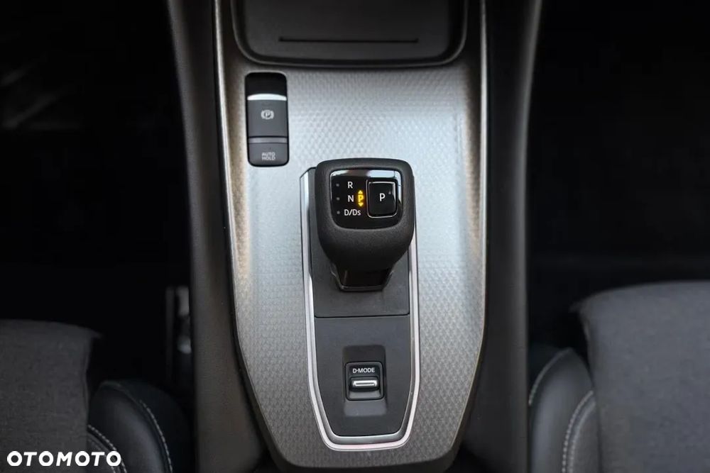 Nissan Qashqai 1.3 DIG-T MHEV N-Connecta Xtronic - 24
